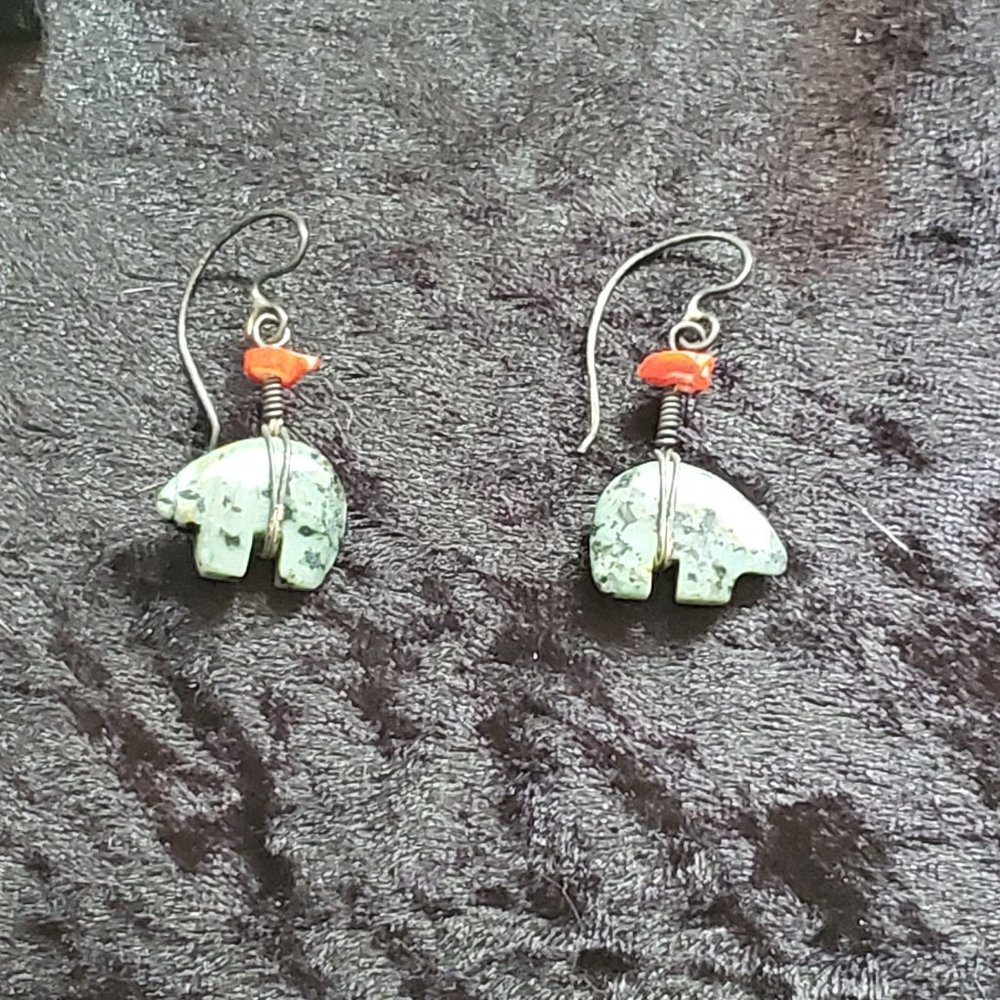 3008 Stone bear earrings